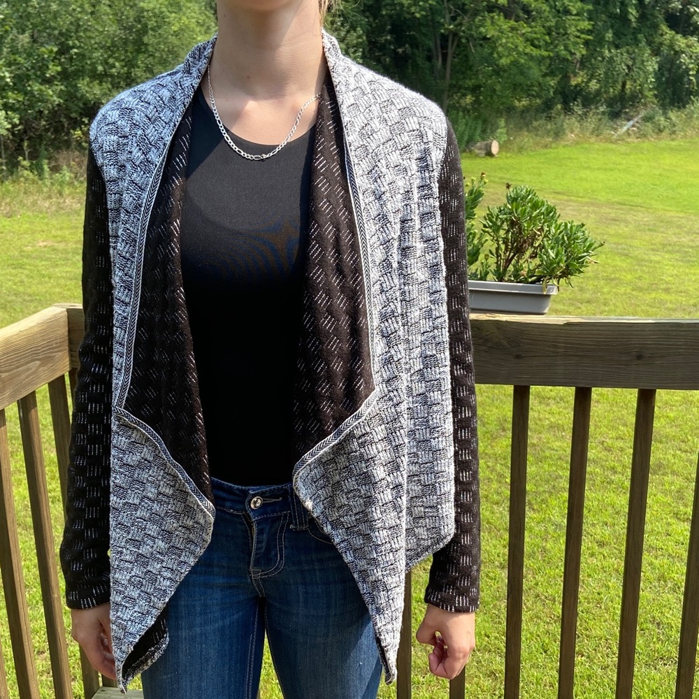 Women's Black and Gray Cardigan Sweater